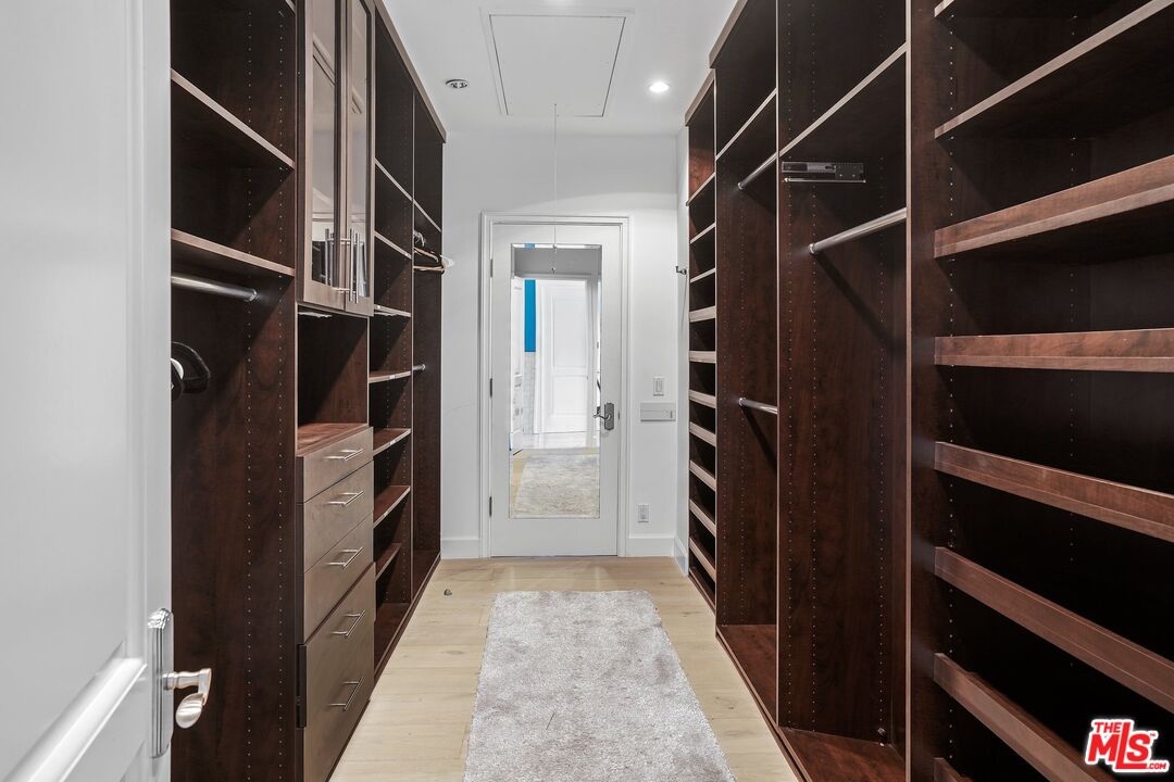 522 21st Street Santa Monica, CA 90402 - Photo 14 of 18 a view of walk in closet