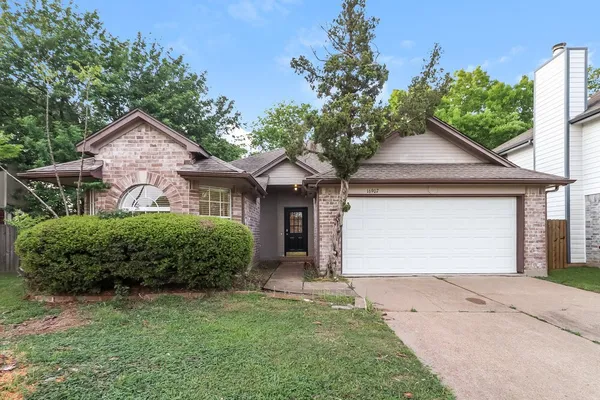 $1,685 | 16907 Dusty Mill Drive East, Sugar Land, TX 77498