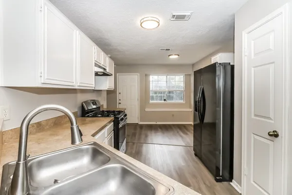 $1,685 | 16907 Dusty Mill Drive East, Sugar Land, TX 77498