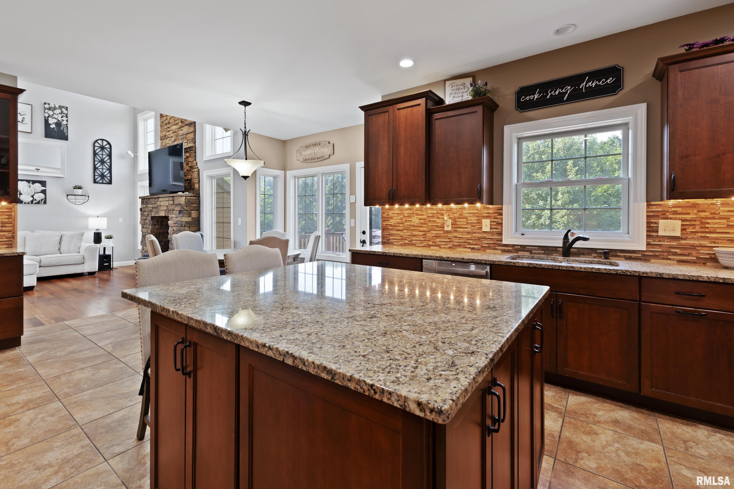 6504 North Stone Ridge Drive Quincy, IL 62305 - Photo 16 of 42