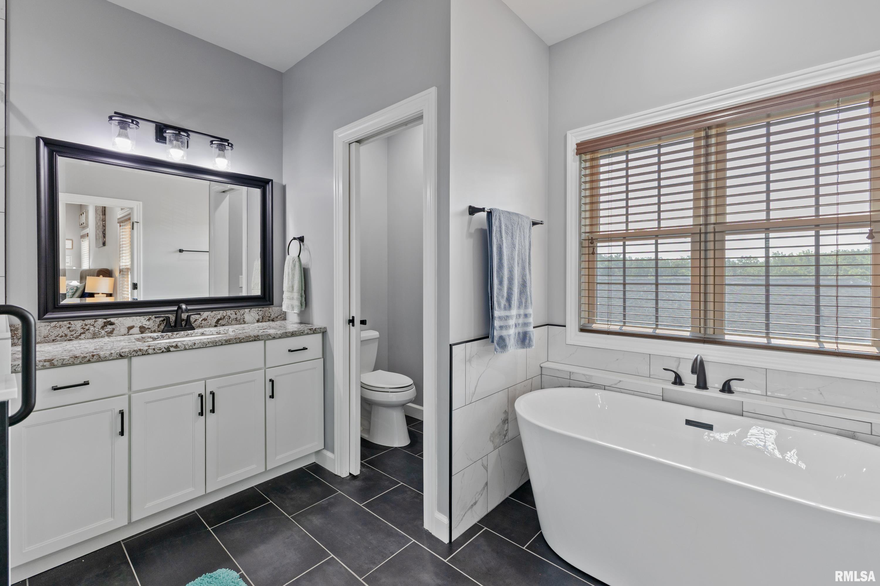 6504 North Stone Ridge Drive Quincy, IL 62305 - Photo 19 of 42