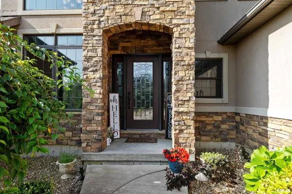 $645,000 | 6504 North Stone Ridge Drive, Quincy, IL 62305
