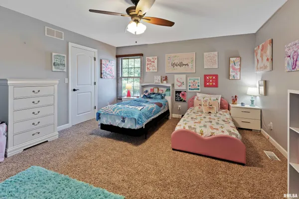 $645,000 | 6504 North Stone Ridge Drive, Quincy, IL 62305