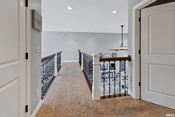 $645,000 | 6504 North Stone Ridge Drive, Quincy, IL 62305