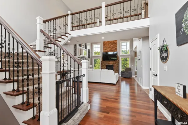 $645,000 | 6504 North Stone Ridge Drive, Quincy, IL 62305