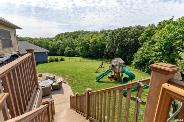 $645,000 | 6504 North Stone Ridge Drive, Quincy, IL 62305