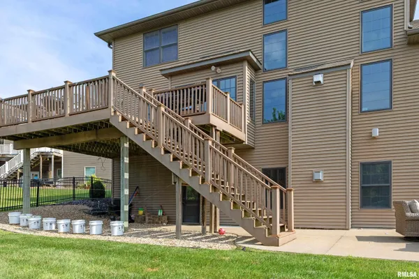 $645,000 | 6504 North Stone Ridge Drive, Quincy, IL 62305