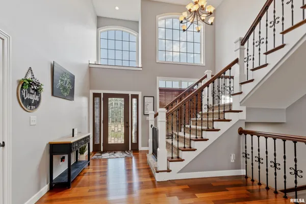 $645,000 | 6504 North Stone Ridge Drive, Quincy, IL 62305