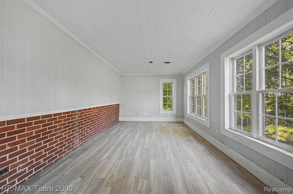 2145 Oakville Waltz Road New Boston, MI 48164 - Photo 25 of 56