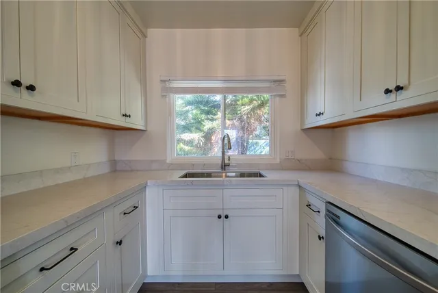 $3,750 | 926 Manhattan Beach Boulevard, Manhattan Beach, CA 90266