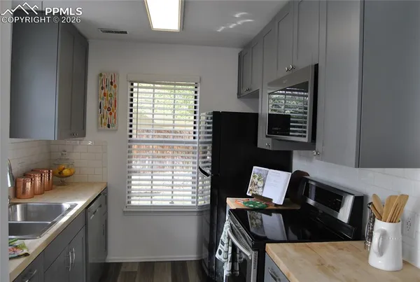 $260,000 | 2105 Troy Court, Colorado Springs, CO 80918