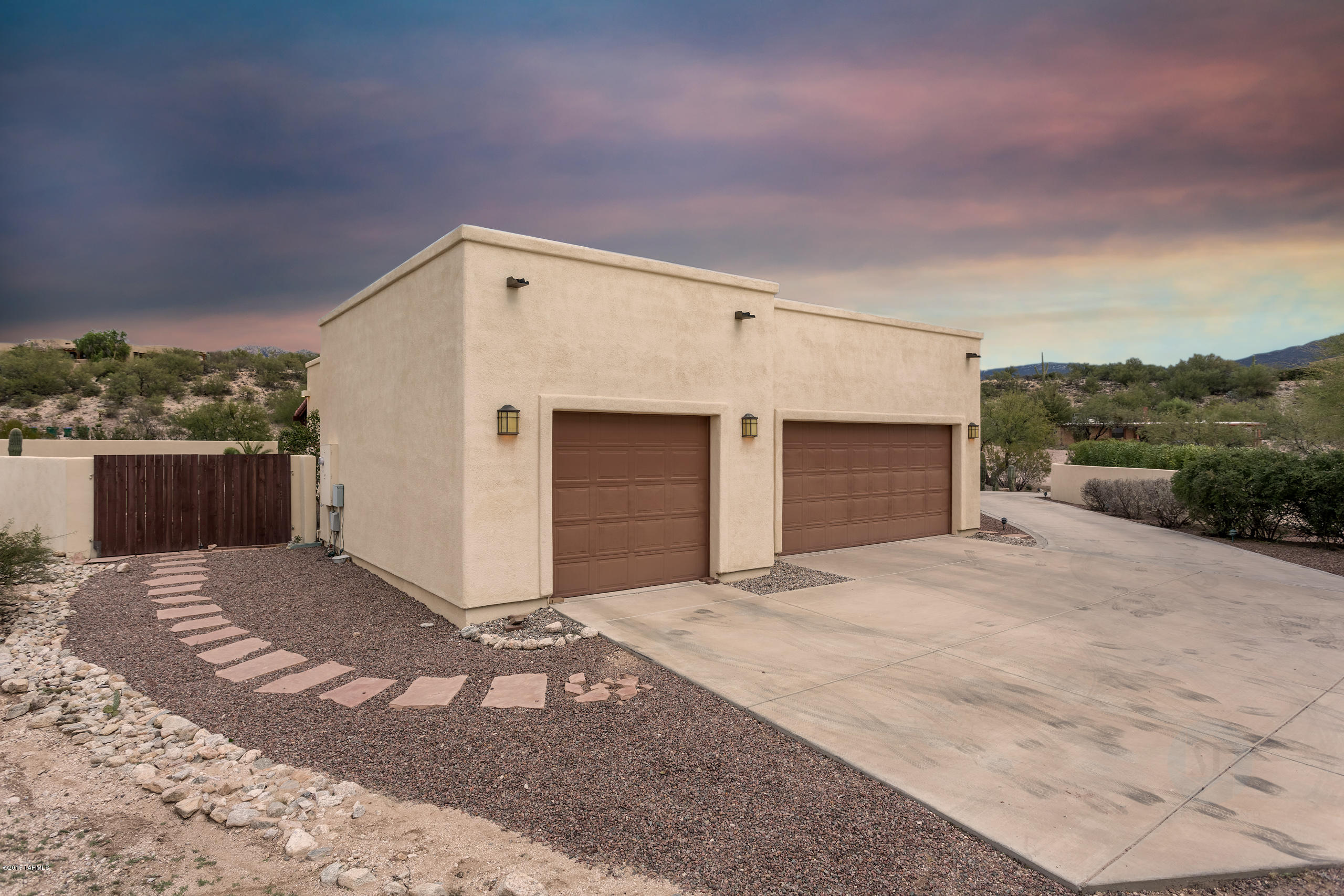2831 North Wentworth Road Tucson, AZ 85749 - Photo 3 of 29 Gallery Image 3