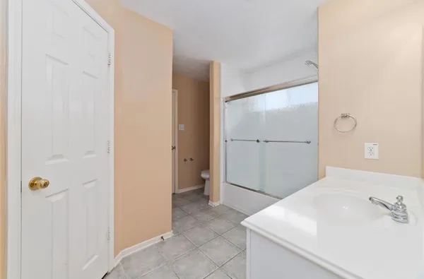 $2,700 | 2218 Laurel Birch Drive, Houston, TX 77014
