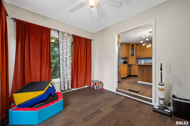 $199,900 | 1900 St Clair Drive, Pekin, IL 61554