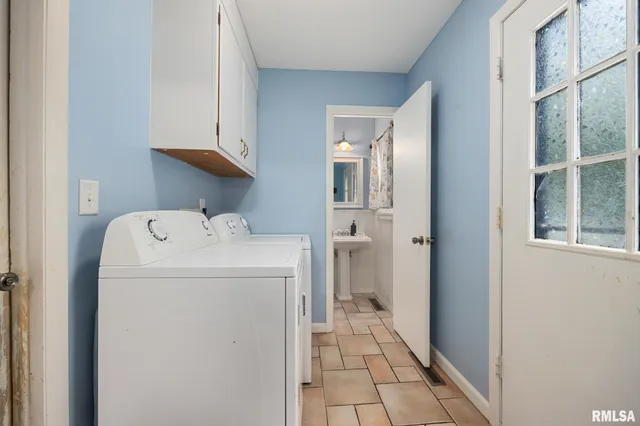 $199,900 | 1900 St Clair Drive, Pekin, IL 61554