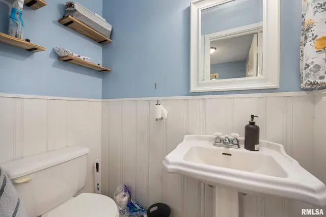 $199,900 | 1900 St Clair Drive, Pekin, IL 61554