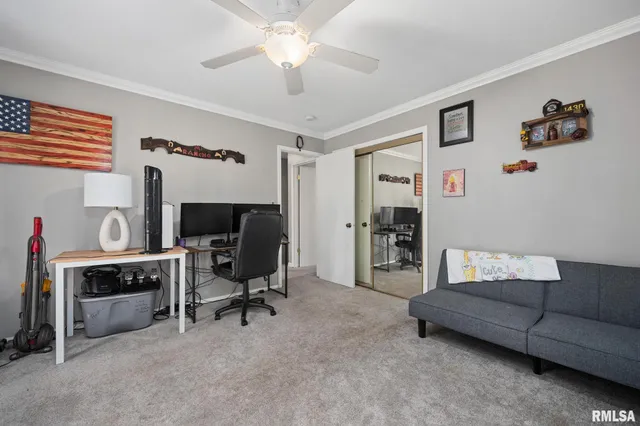 $199,900 | 1900 St Clair Drive, Pekin, IL 61554