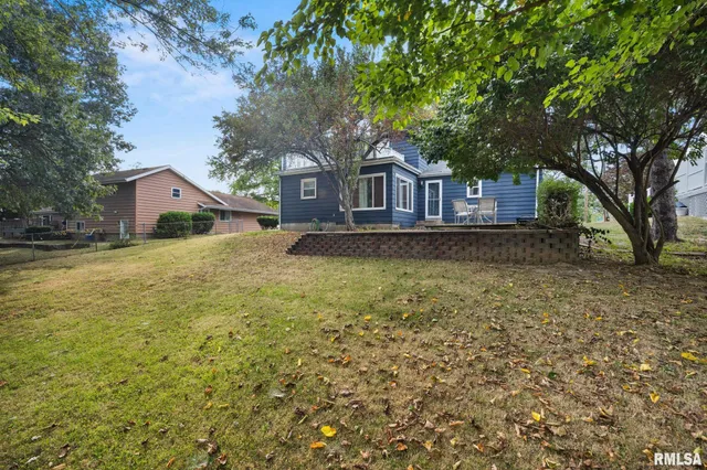 $199,900 | 1900 St Clair Drive, Pekin, IL 61554