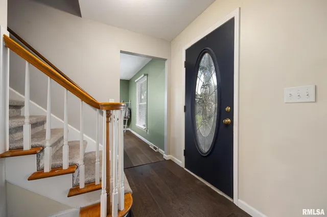 $199,900 | 1900 St Clair Drive, Pekin, IL 61554