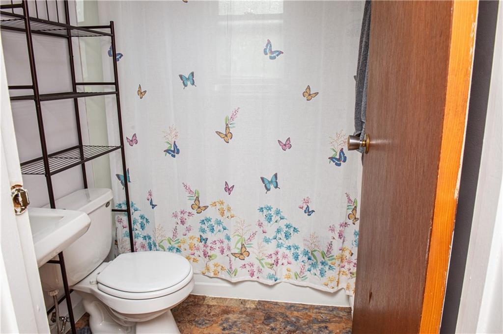 106 A Margate Drive Butler, PA 16001 - Photo 12 of 21 Upstairs Bath