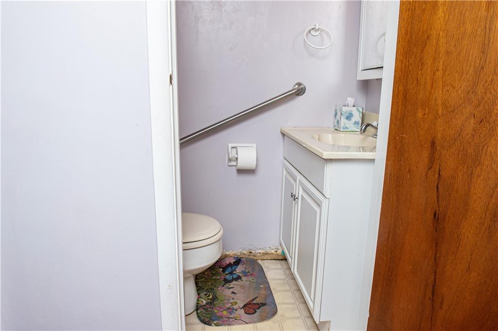 106 A Margate Drive Butler, PA 16001 - Photo 8 of 21 1/2 bath main floor