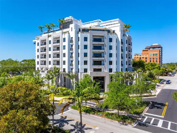 $8,985 | 701 Valencia Avenue, Unit 403, Coral Gables, FL 33134