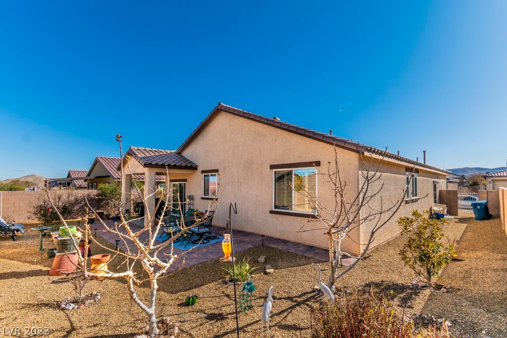 7526 Campbell Ranch Avenue Las Vegas, NV 89179 - Photo 32 of 62