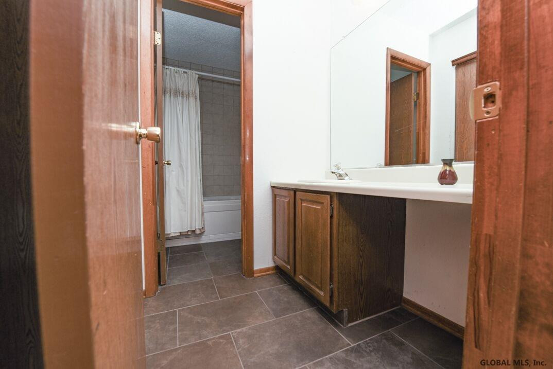 3 Flintlock Lane Halfmoon, NY 12065 - Photo 15 of 20 Photo 15