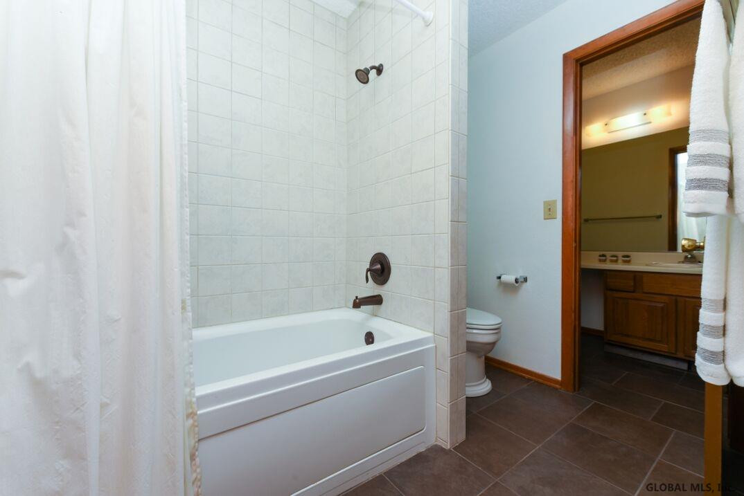 3 Flintlock Lane Halfmoon, NY 12065 - Photo 16 of 20 Photo 16