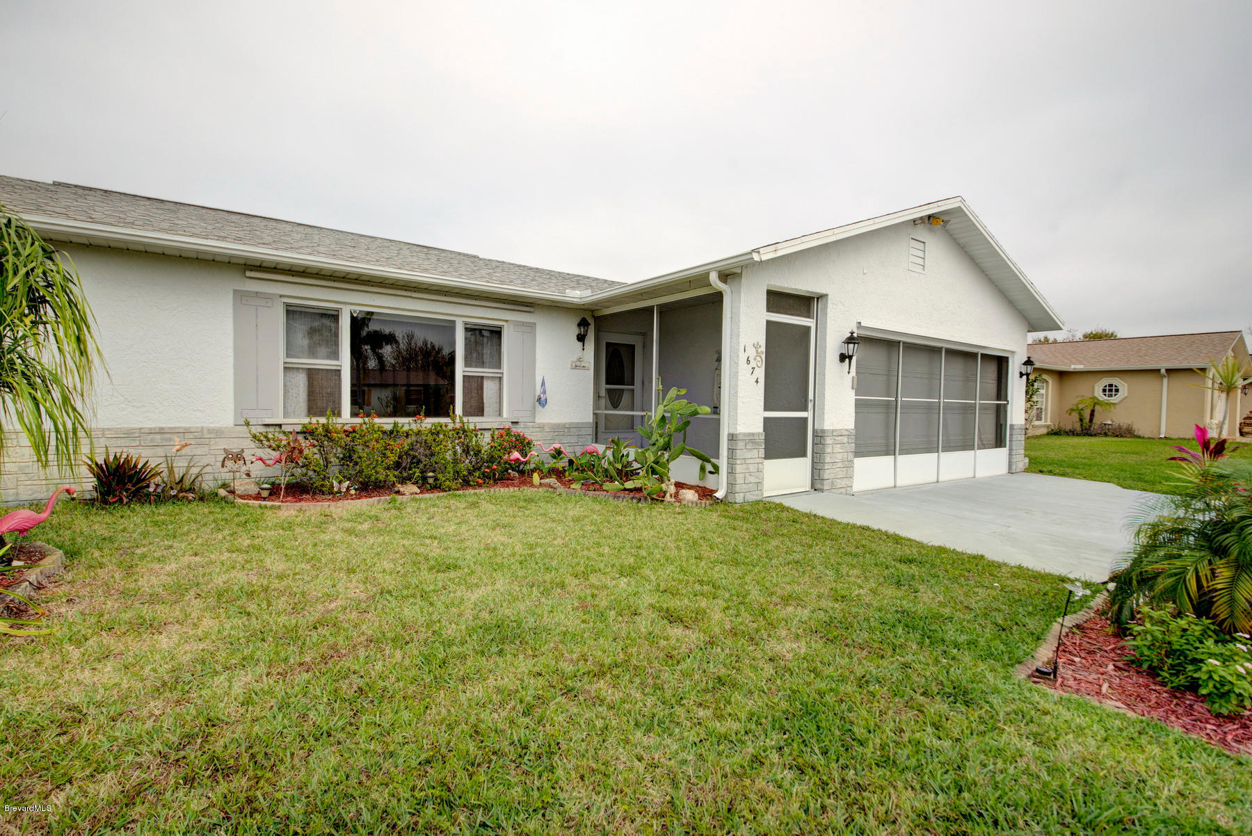 Screened Front Entry