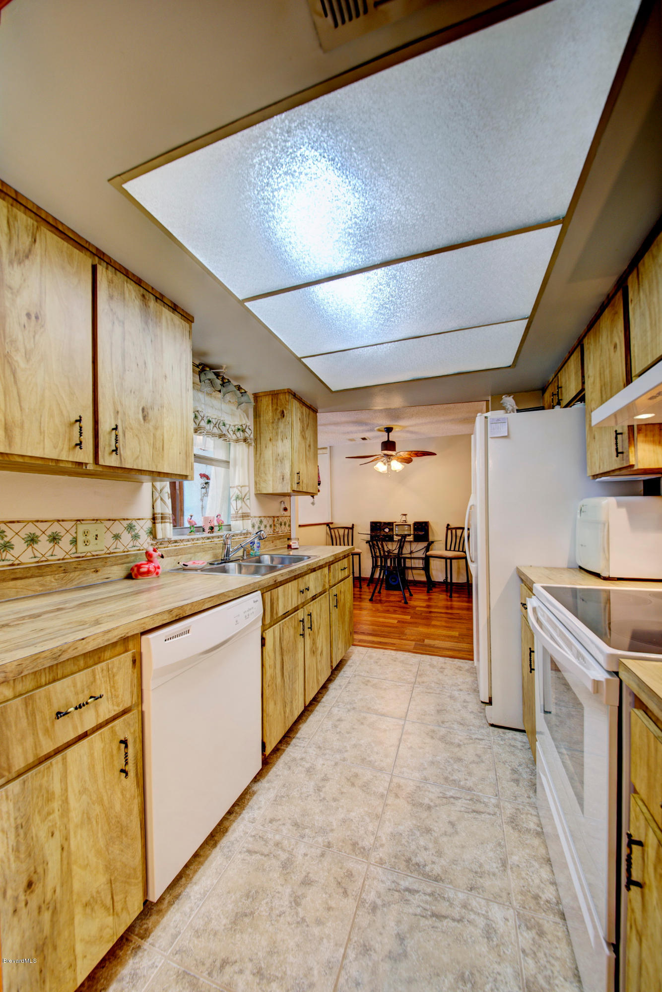 1674 West Shores Road Melbourne, FL 32935 - Photo 10 of 33 Kitchen with Breakfast Nook