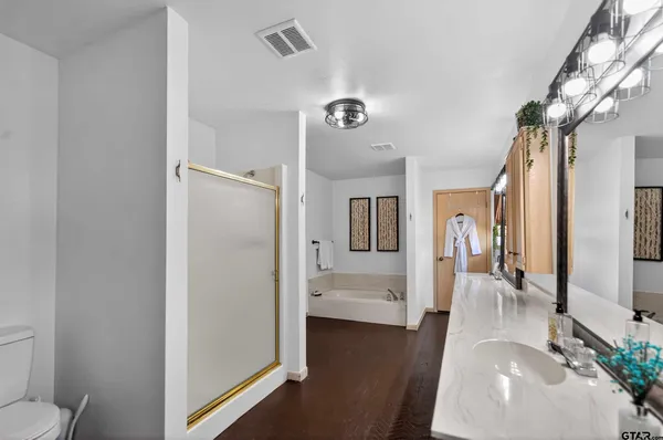 $485,000 | 21308 Southwind Drive, Chandler, TX 75758