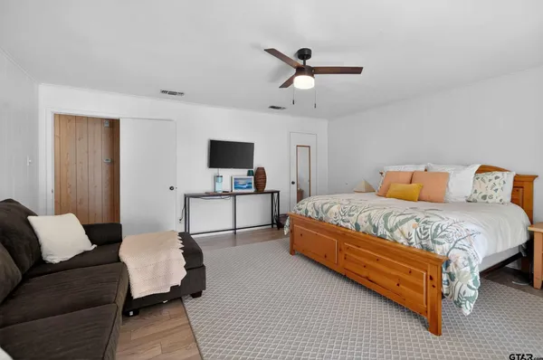 $485,000 | 21308 Southwind Drive, Chandler, TX 75758