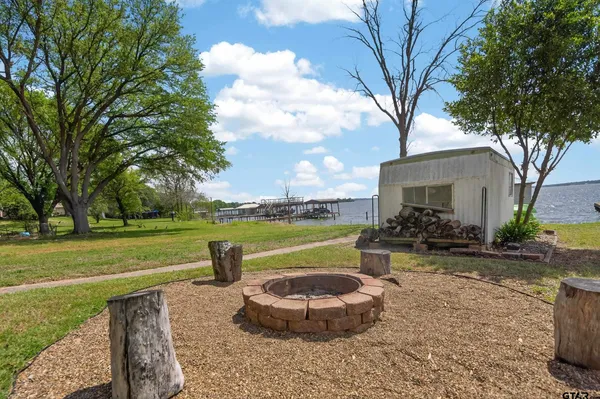 $485,000 | 21308 Southwind Drive, Chandler, TX 75758