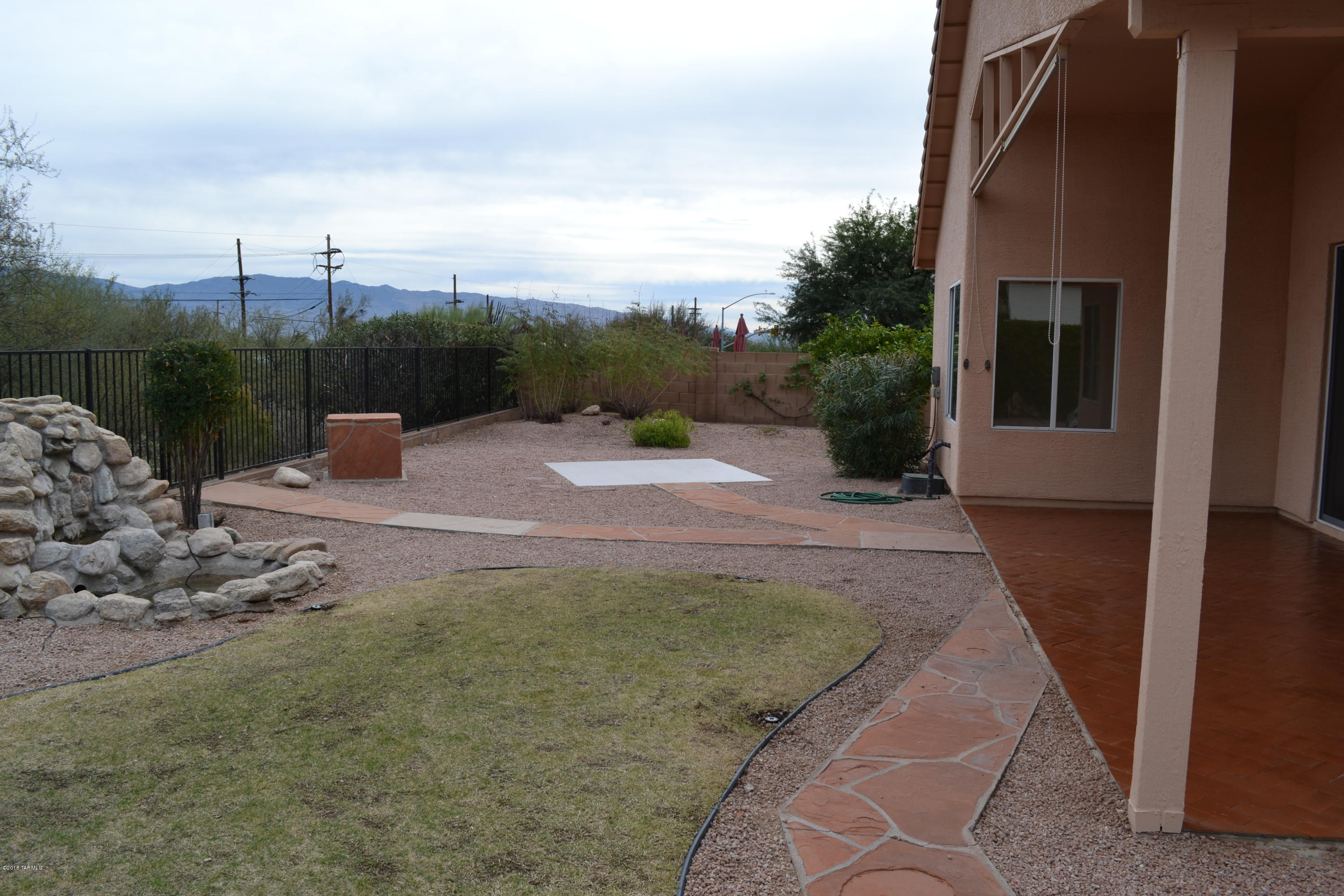 5640 North Cherokee Ridge Road Tucson, AZ 85750 - Photo 34 of 39 a view of a outdoor space with a house