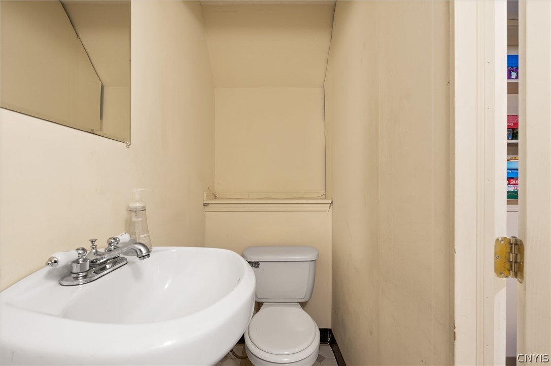 4615 Broad Road Onondaga, NY 13215 - Photo 29 of 47 Convenient half bath.