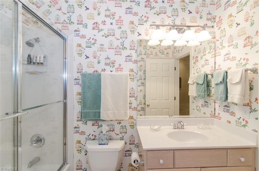 1313 Georgetown Court High Point, NC 27262 - Photo 22 of 30 Gallery Image 22