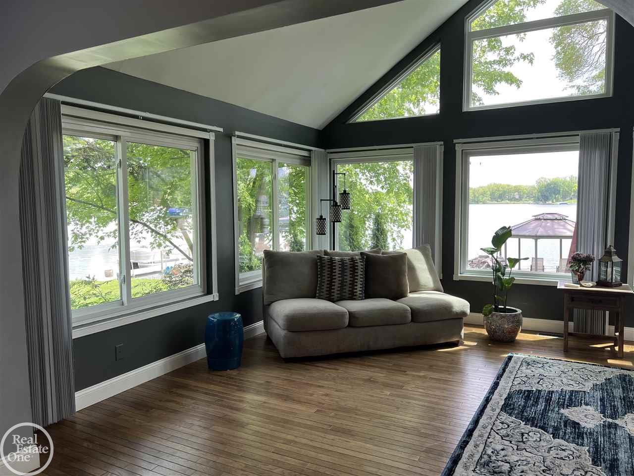 2629 Rubbins Road Howell, MI 48843 - Photo 10 of 63 50075302-9.JPG
