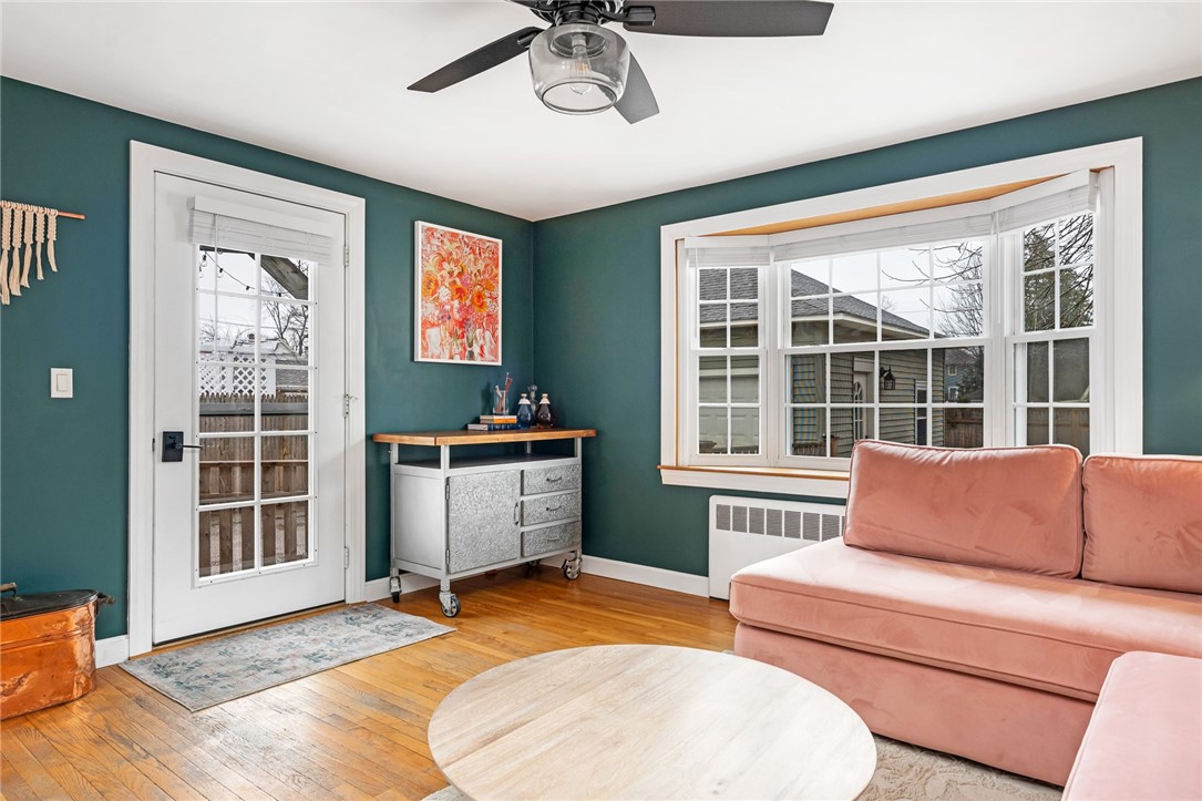 28 Rosegarden Street Warwick, RI 02888 - Photo 16 of 33