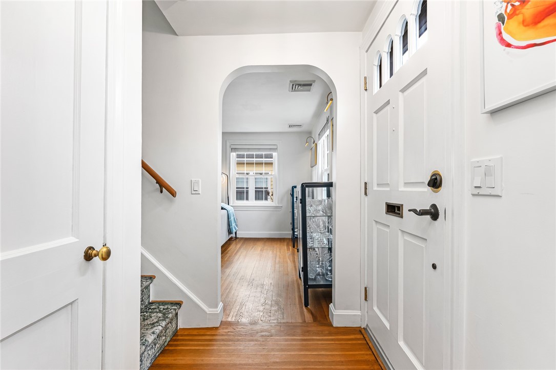 28 Rosegarden Street Warwick, RI 02888 - Photo 3 of 33