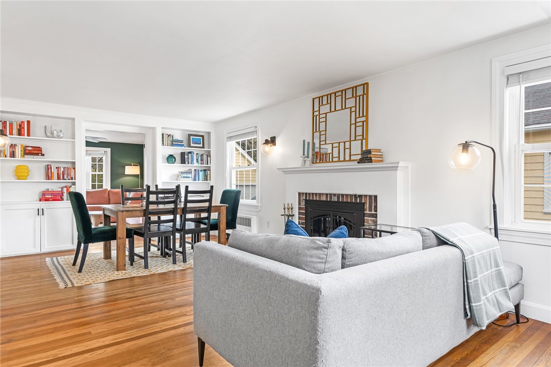 28 Rosegarden Street Warwick, RI 02888 - Photo 4 of 33