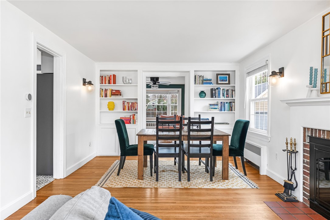 28 Rosegarden Street Warwick, RI 02888 - Photo 5 of 33