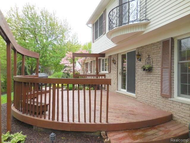 25551 Wykeshire Road Farmington Hills, MI 48336 - Photo 40 of 46