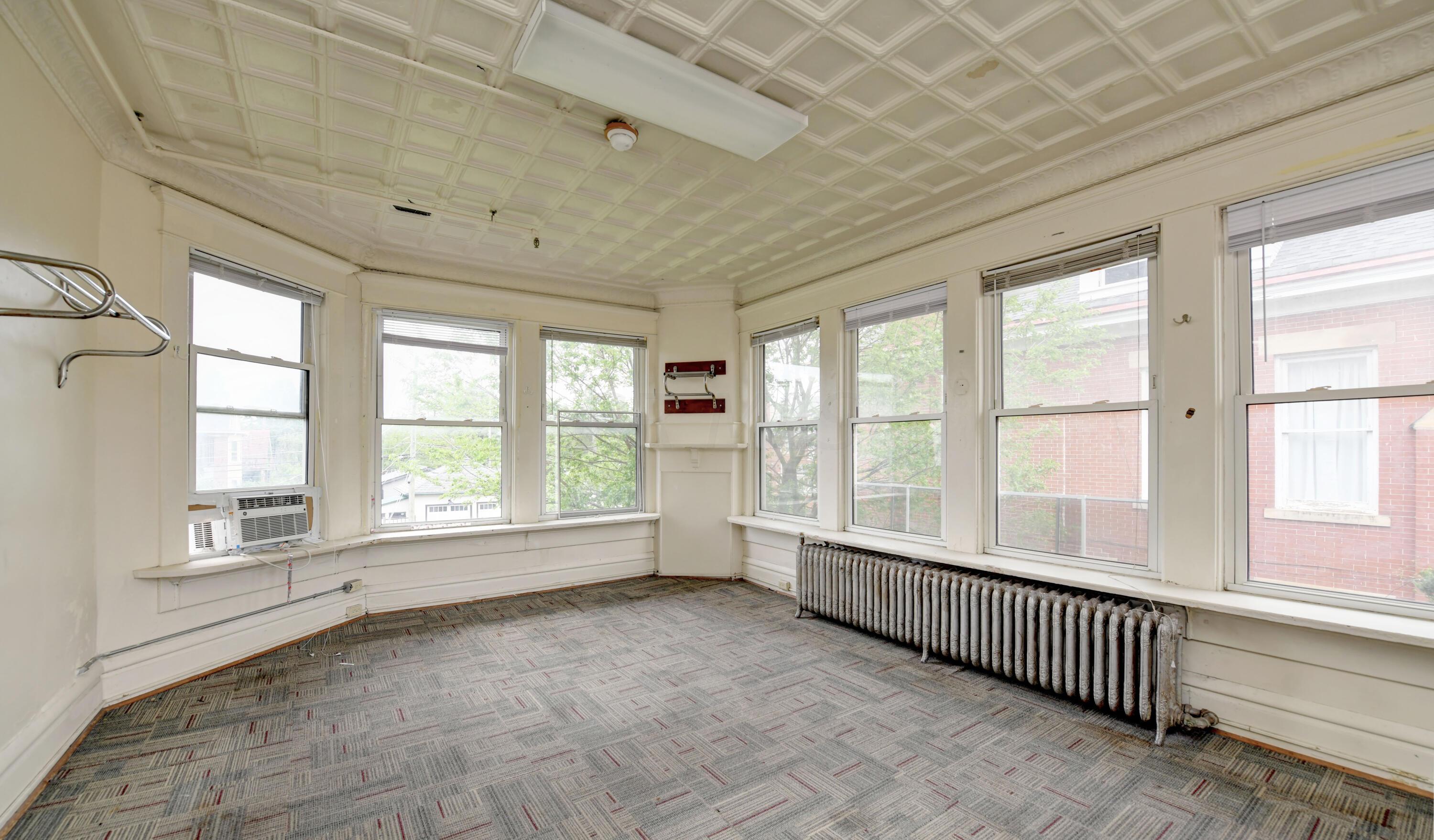 844 Bryden Road Columbus, OH 43205 - Photo 35 of 53 Second Floor Living Space (5)