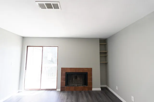 $1,325 | 2501 Gulf Freeway, Unit 260C, Dickinson, TX 77539