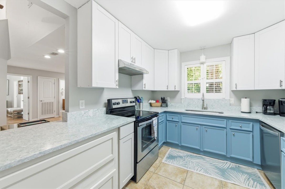 241 Broadway Street St. Simons Island, GA 31522 - Photo 12 of 46