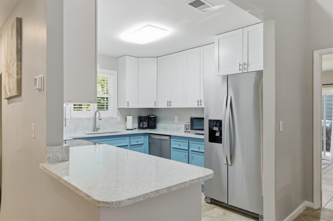 241 Broadway Street St. Simons Island, GA 31522 - Photo 13 of 46