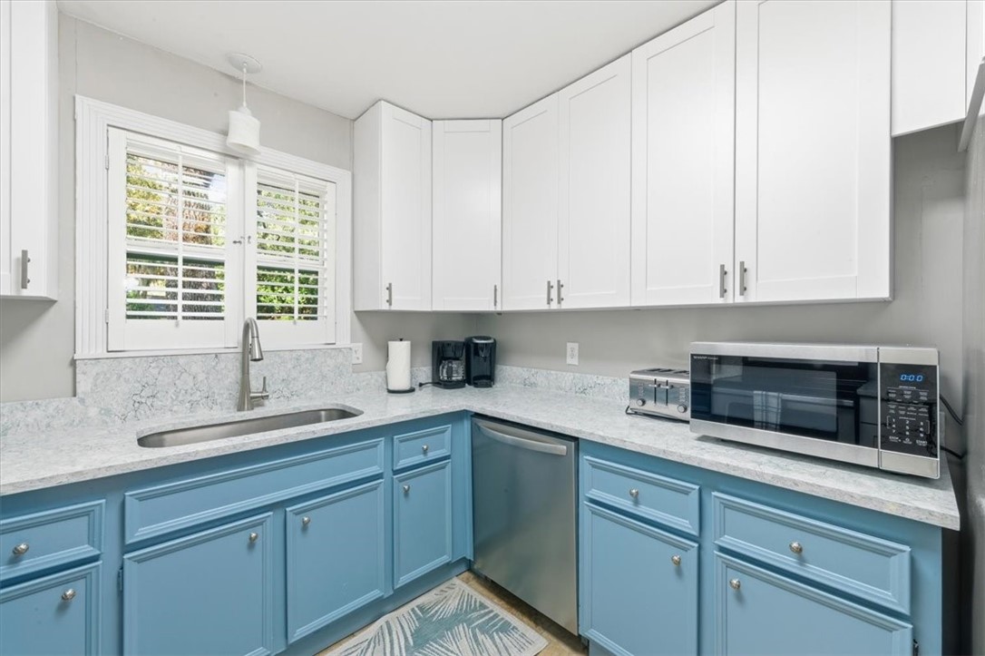 241 Broadway Street St. Simons Island, GA 31522 - Photo 14 of 46