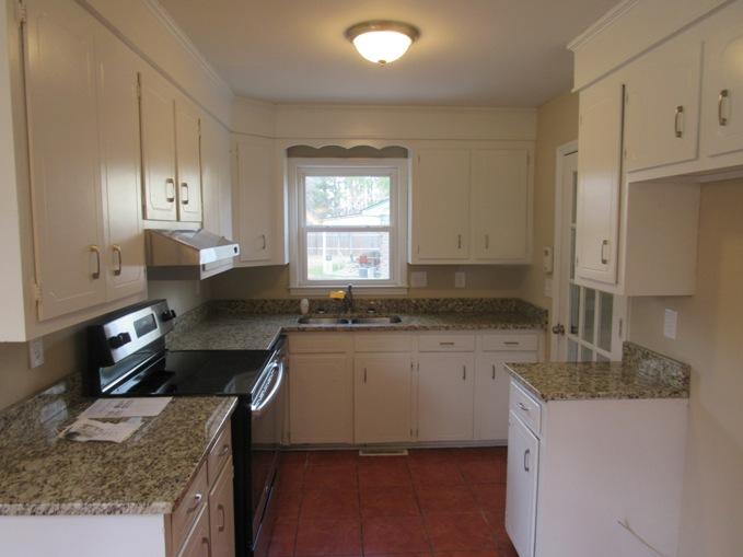 127 Marion Road Summerville, SC 29486 - Photo 20 of 43 marion lampton tupelossss 097