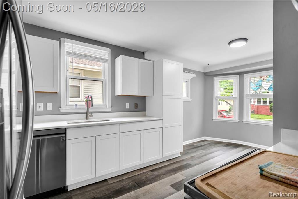 1174 Columbia Road Berkley, MI 48072 - Photo 9 of 41